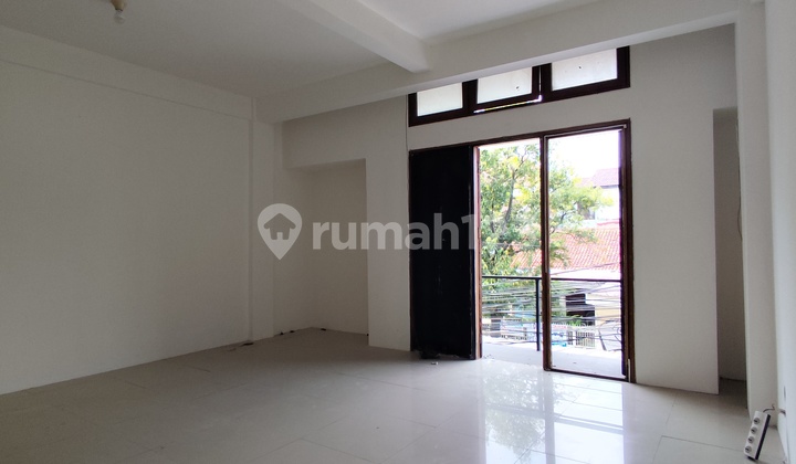 Nice Cheap Shop House in Kebayoran Baru Nice Cheap Shop House in Kebayoran Baru