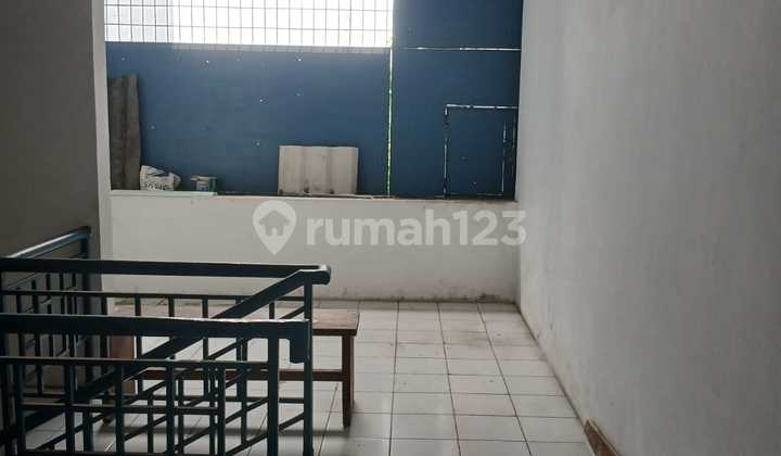 For Rent: Very Strategic Shop House on Boulevard Graha Raya Street for Business 2