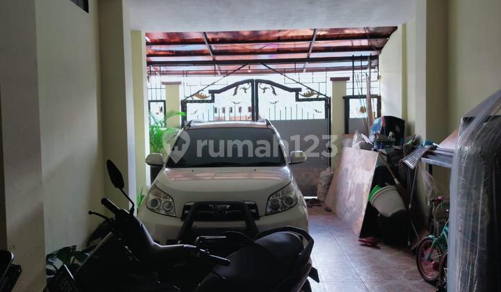 Rumah 2 Lantai dengan Lokasi Strategis dekat Bintaro Jaya 2