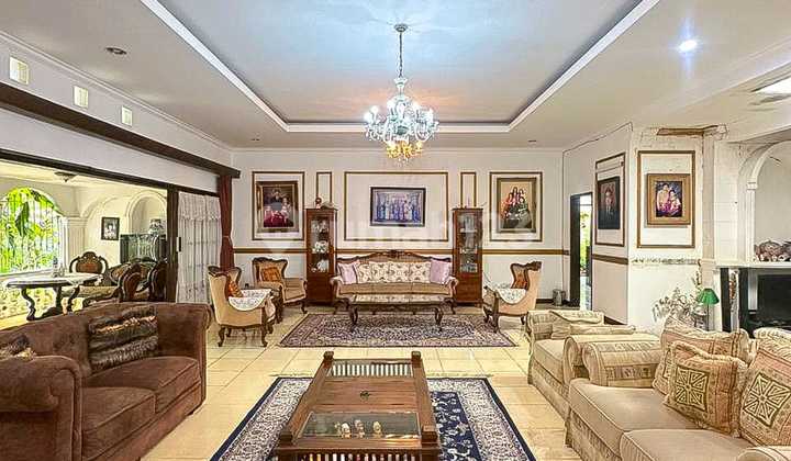 Dijual Rumah Classic Dekat MRT Haji Nawi