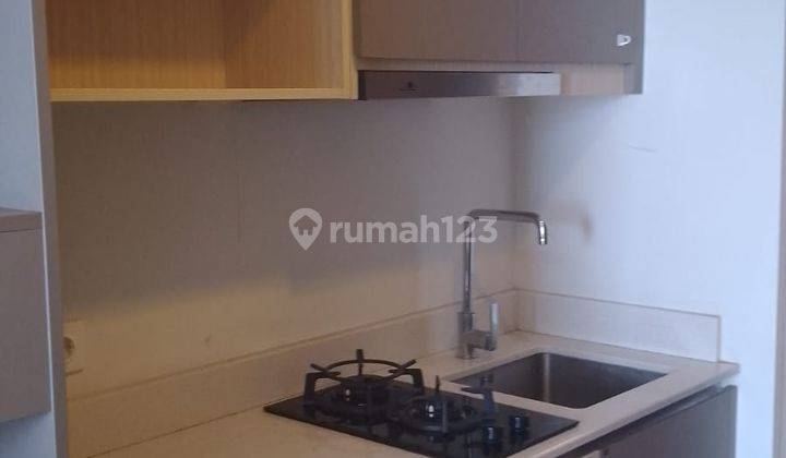 Disewakan Apartemen Goldcoast Studio Semi Furnished 2