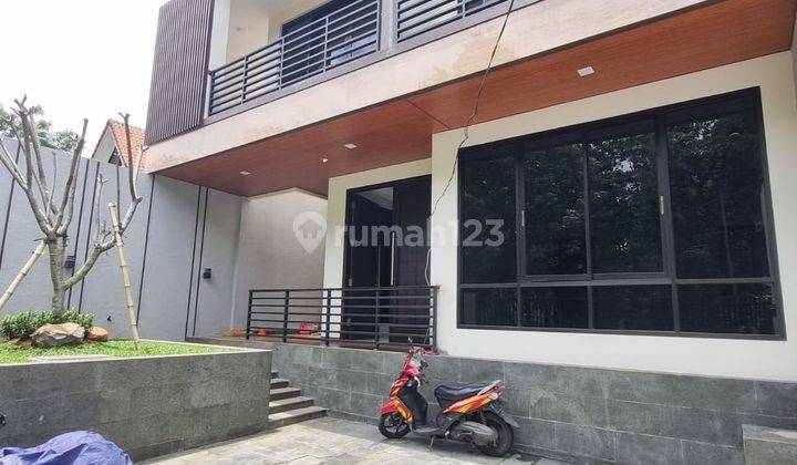 Dijual Rumah 3 Lantai Baru Cluster Santorini View Langsung Sungai 2