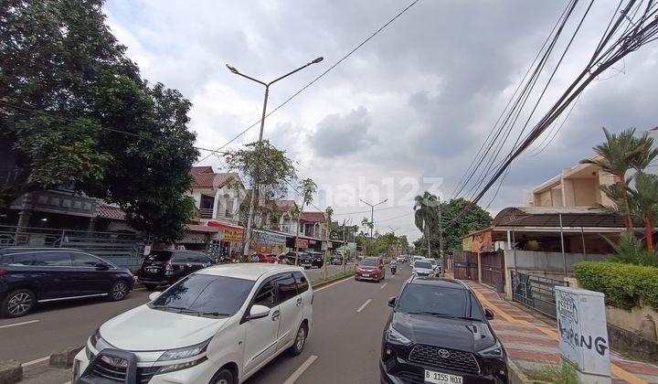 2.5-Storey Shophouse on Boulevard Villa Melati Mas 2