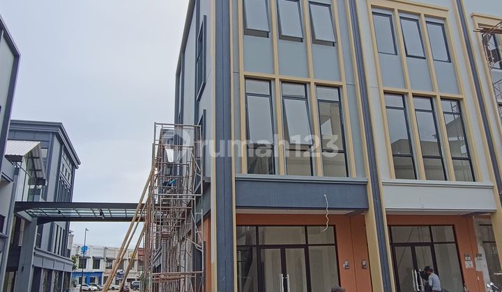 Disewakan Ruko Double Facade Baru Jadi di Hudson Gading Serpong
