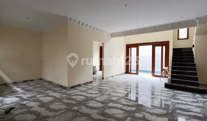 Large and Luxurious House with Swimming Pool in Puspita Loka Cluster 2