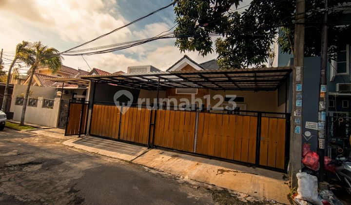Rumah Pinggir Jalan bisa Utk Usaha di Villa Melati Mas