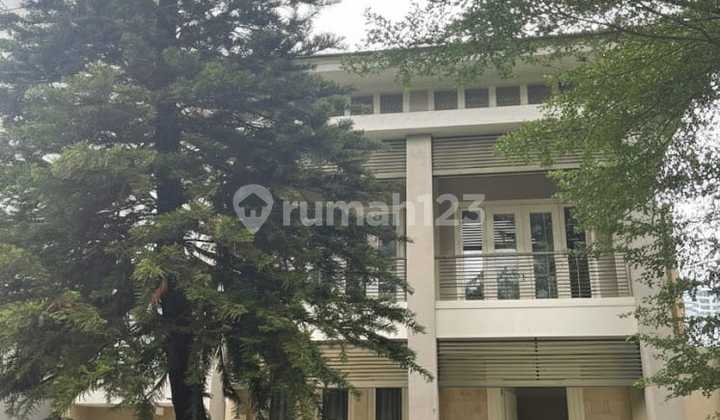 Rumah 2 Lantai Full Furnished di Cluster Palma, Alam Sutera