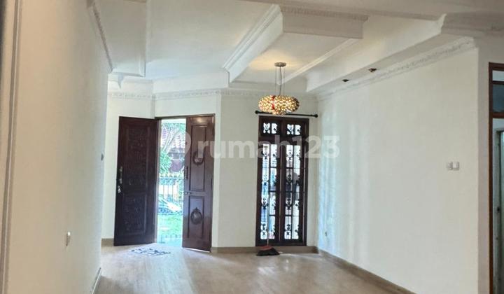 Modern and Ready-to-Occupy House in Griyaloka BSD City 2