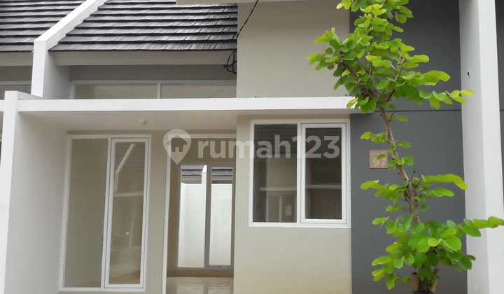 Rumah Bergaya Minimalis di Cluster East Colorado, The river 