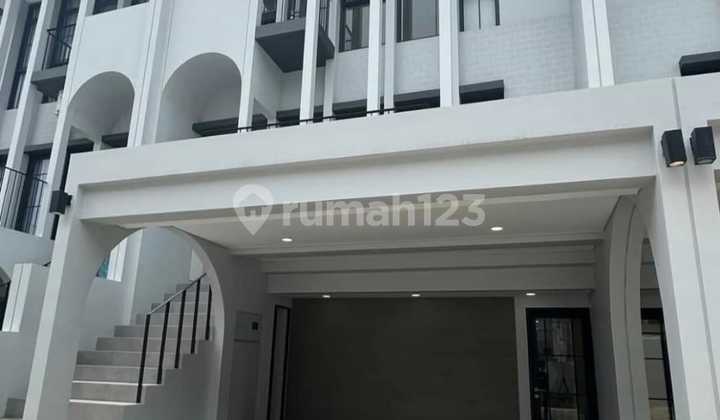 Rumah 3 Lantai di Cluster Aether, Greenwich Park, BSD City 2