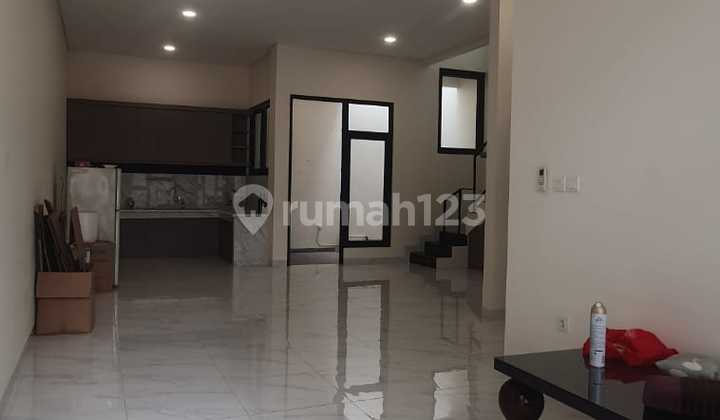 Rumah 2 Lantai Siap Huni di Melati Mas Vista, Tangerang Selatan