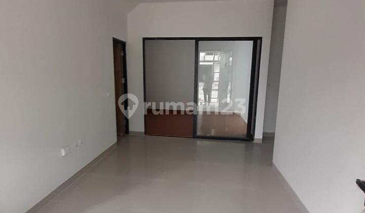 Rumah 2 Lantai Unit Baru di Cluster Yuthica, BSD City