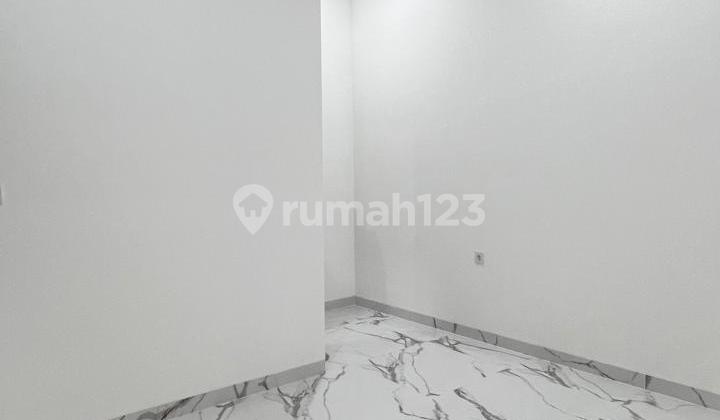 New Modern Minimalist House in Griyaloka Sector 1.3 BSD 2