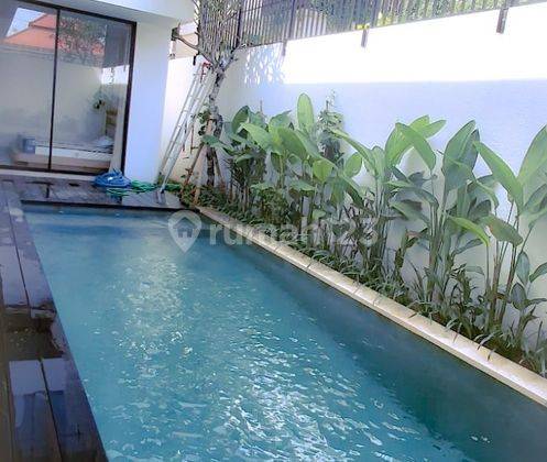 Villa Modern 3 Bedroom Disewakan, Area Badung 1