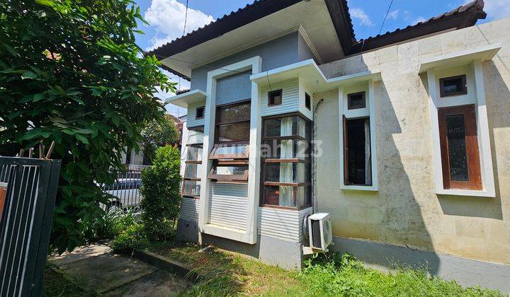 Rumah Bagus Semi Furnished Disewakan, Area Denpasar Barat 1