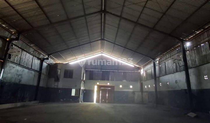Gudang toko tempat usaha disewakan, di by pass Sanur 1