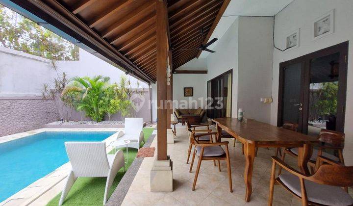 Modern Tropical Villa In One Gate For Sale, Area Jimbaran 1