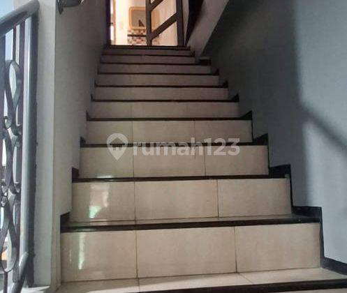 Rumah Semi Furnished Disewakan, Area Denpasar Selatan 2