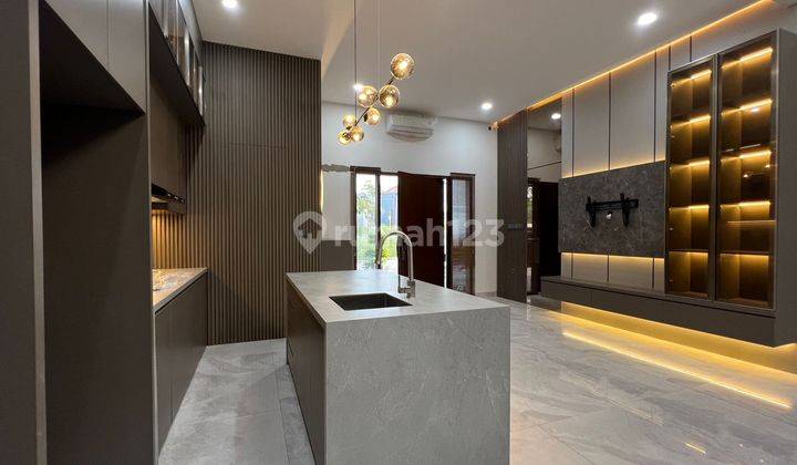 Rumah 2 Lantai Baru Semi Furnished SHM di Lippo Cikarang, Cikarang 2