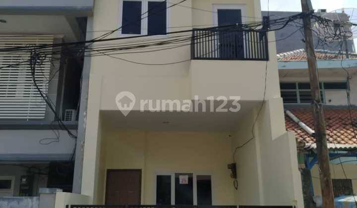 Rumah Bagus Semi Furnished SHM Batutulis, Jakarta Pusat