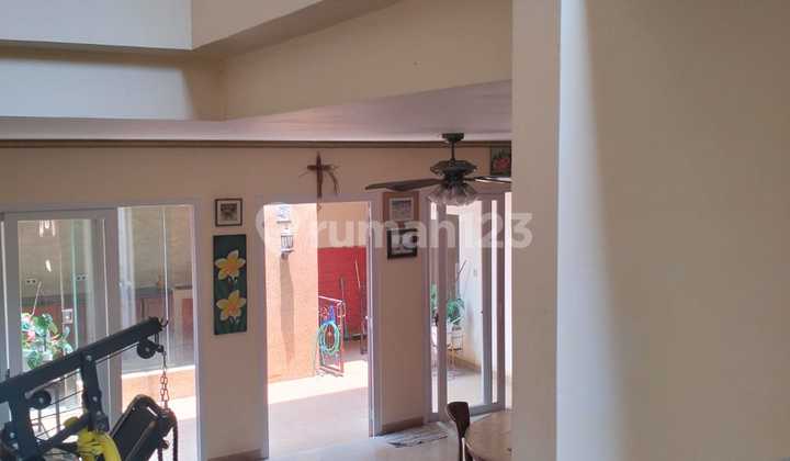 Rumah Bagus Semi Furnished Lippo Cikarang, Cikarang cluster simpruk 