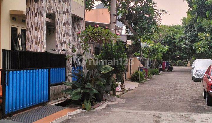 Rumah 2 Lantai SHM Sudah Renovasi Hadap Utara 2