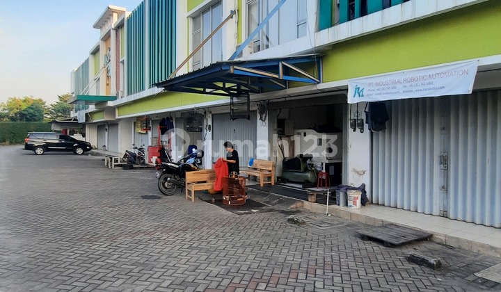 Shop Office in a Strategic Location Near Cikarang Dryport 2