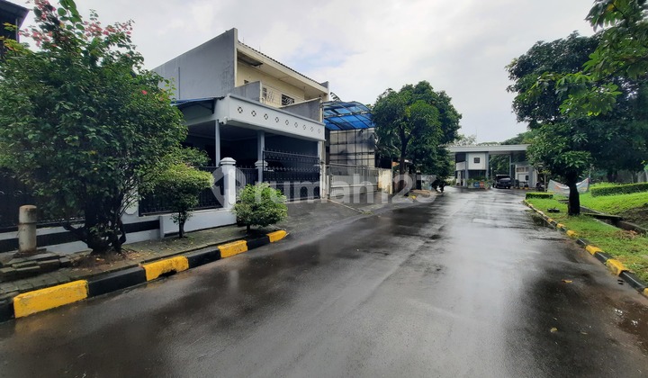 Boarding House for Sale, Definitely Profitable, Strategic Location in Jababeka 2