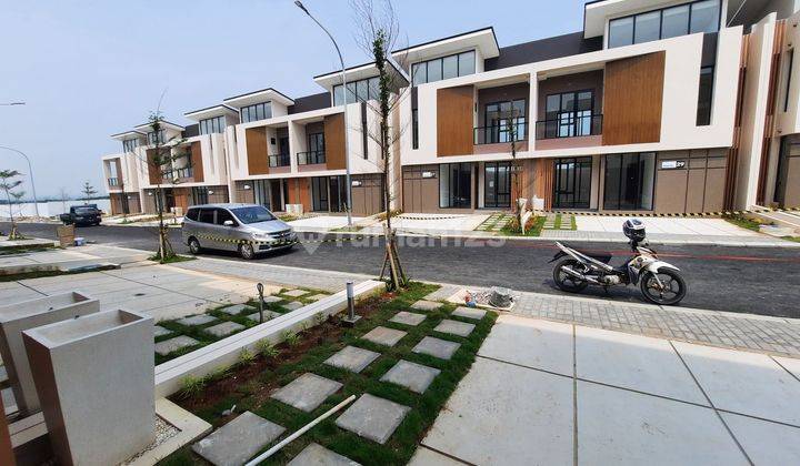 Rumah Minimalis Modern Di Depan Aeon Mall Deltamas 2