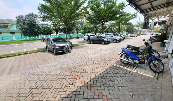 Ruko Hadap Jalan Raya Depan Sekolah Al Azhar 2