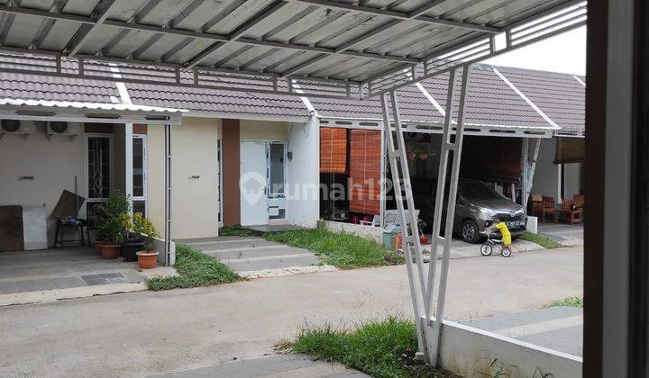 Rumah Hook di Mutiara Gading City Cluster New Liverpool 1