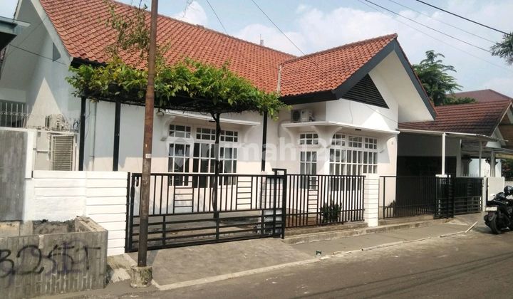 1-Story Semi-Furnished House Ready to Occupy in Fatmawati Cilandak 1-Story Semi-Furnished House Ready to Occupy in Fatmawati Cilandak