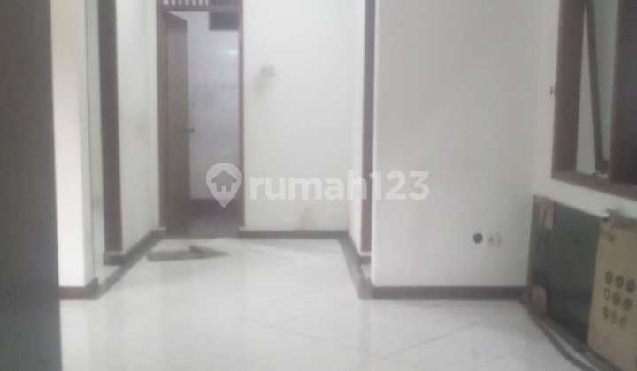 Disewakan Rumah 2 Lantai Dalam Komplek Di Bintaro Sektor 9  2