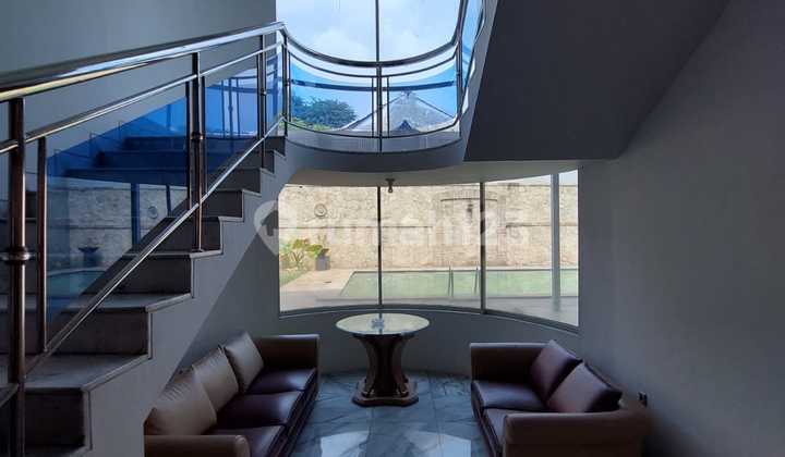 There is a Swimming Pool Charming House Ready to Occupy in West Pejaten