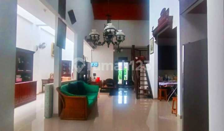 Affordable Nice 2.5 Story Ready-to-Live-in House in Cinere 2