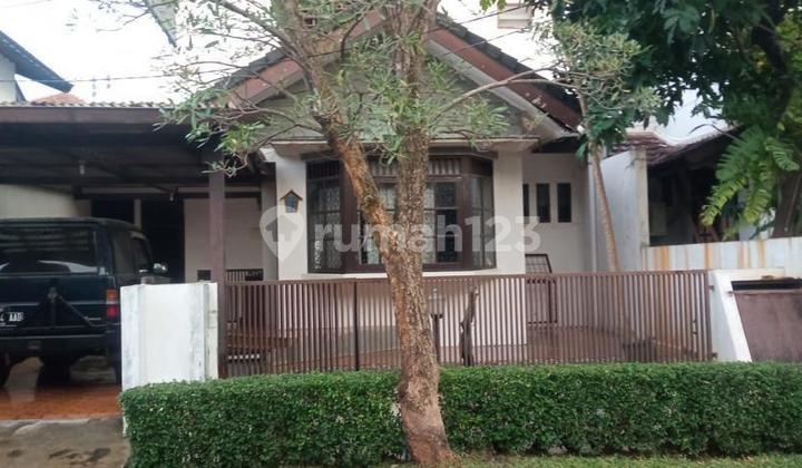 2-Storey Ready-to-Live House in a Complex in Bintaro Sector 5
