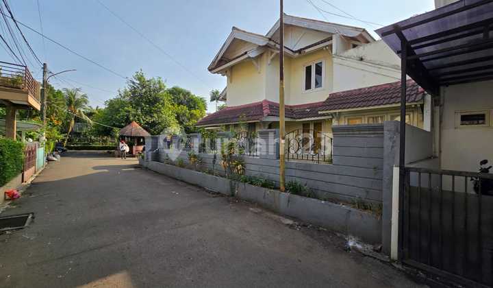 For Sale: House, Land Included, in Bintaro Sector 2 Complex.