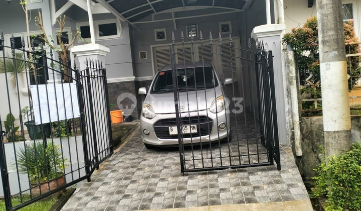 Nice House Ready to Occupy in Bintaro Sector 9 Complex