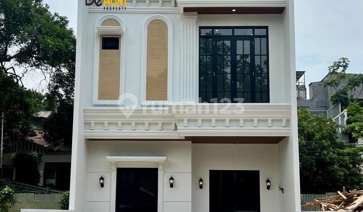 Rumah America Classic Di Lenteng Agung