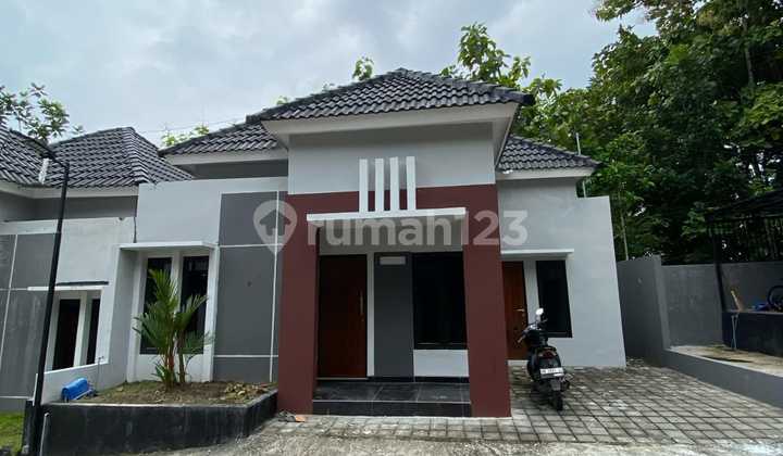 Rumah Bangunjiwo Modern 1