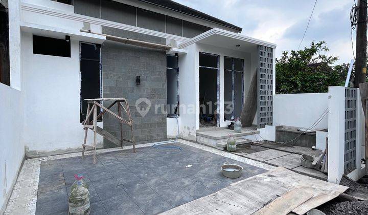 Rumah Modern Dekat Jalan Palagan  2