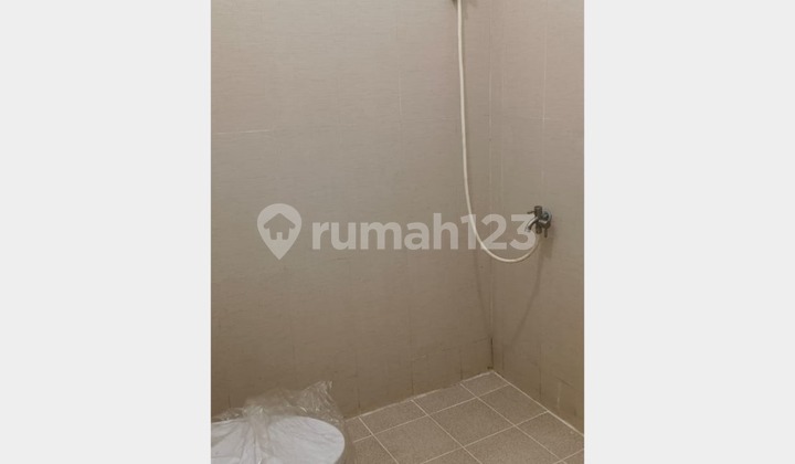 For Sale/Rent Strategic 2-Story Nice House SHM Condet East Jakarta 2