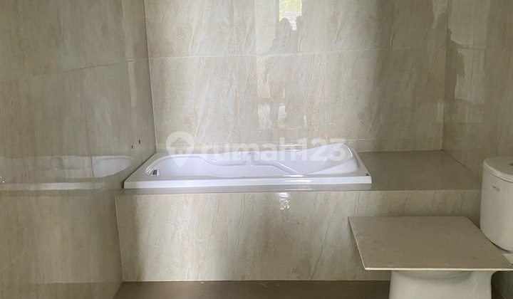 Dijual Rumah Classic Modern Posisi Hook Disentul City 2