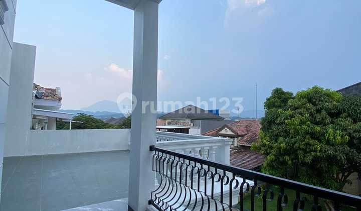 Dijual Rumah Siap Huni Desain Classic Modern dengan Fasilitas Privat Swimming Pool di Kawasan Terdepan di Sentul City 2