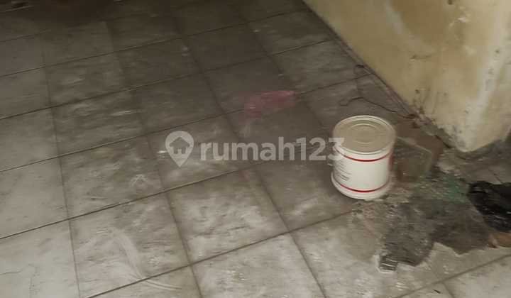 Old house 110m2 facing west, Mangga Besar St, Sawah Besar, Central Jakarta S155 2