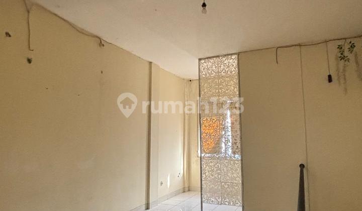 3-Unit Row Shop 4 Floors Suitable for Church, Office, Warehouse in Petojo S283 1