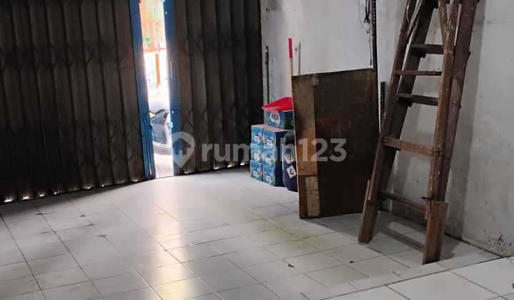 Tempat Usaha Bebas Banjir, Dekat Keramaian, Padat Penduduk, Cocok Utk Rumah Tangga, Usaha, Ada 5 Kamar Utk Kostdi Mangga Dua Selatan, Jakpus S273