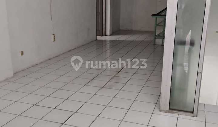 Rent 4 Adjacent Cheap Shophouses in Ancol S301 2