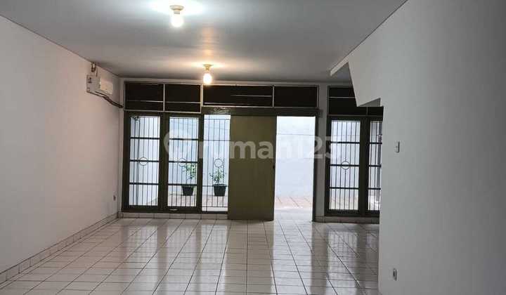 For Rent: Strategically Located and Lush Meadow Green House in Lippo Cikarang 2