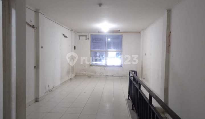 For Rent: Shop House in a Busy and Strategic Location, Mas Trade Center. 2